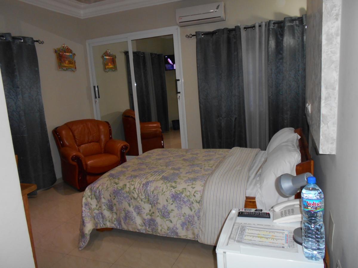 Agla Hotel Ломе Екстер'єр фото
